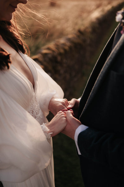 THE ULTIMATE GUIDE ON HOW TO WRITE YOUR WEDDING VOWS